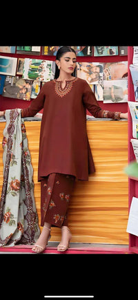 Maroon Embroidered 3 Pcs Women's Lawn Suit